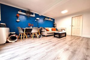 Living Room - click for photo gallery